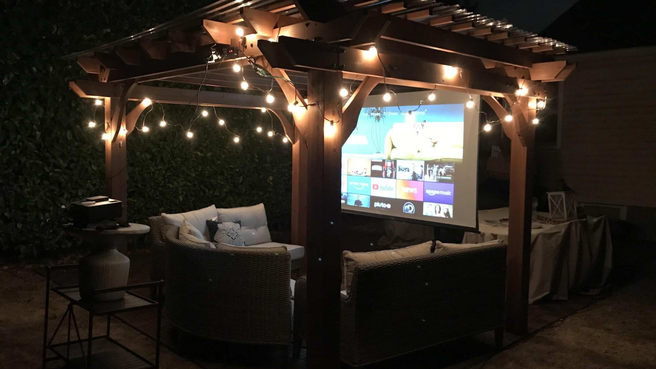 Best inflatable projector screens for the ultimate backyard movie night