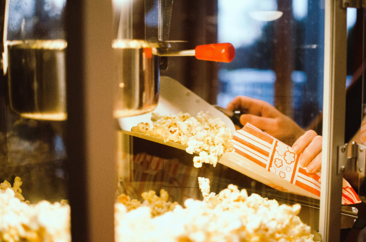 Self-Service Popcorn Machine w/30 Servings