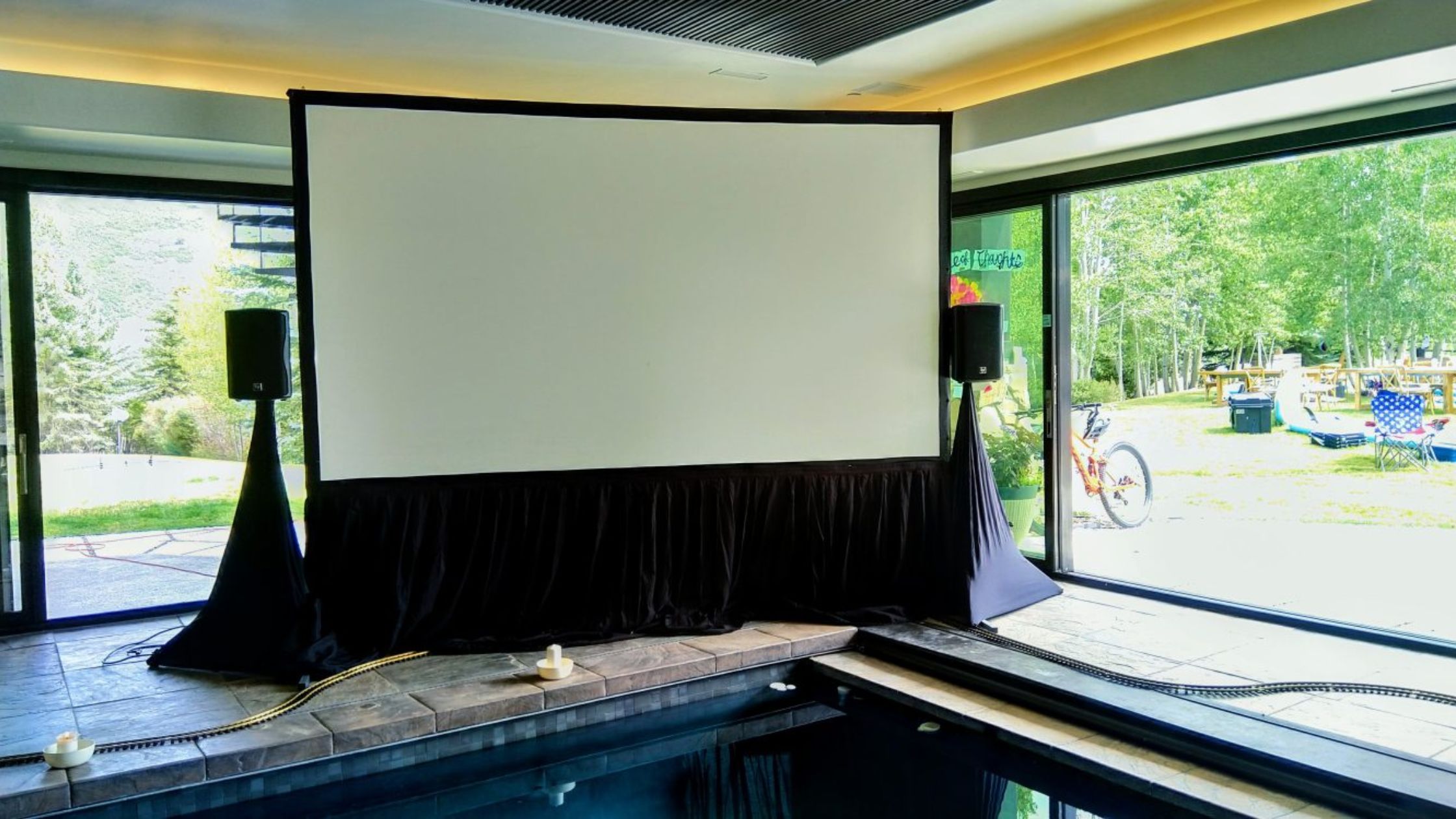 Indoor Movie Screen Rentals